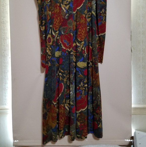 Dress - Picture 2 of 7